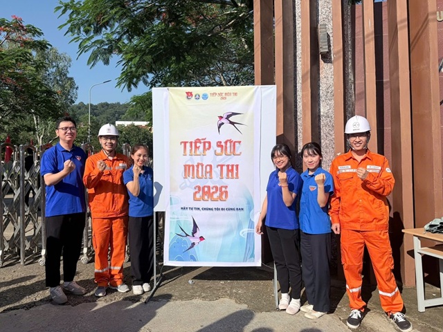 Tuổi trẻ Công ty Điện lực Sơn La tiếp sức các sĩ tử vượt vũ môn